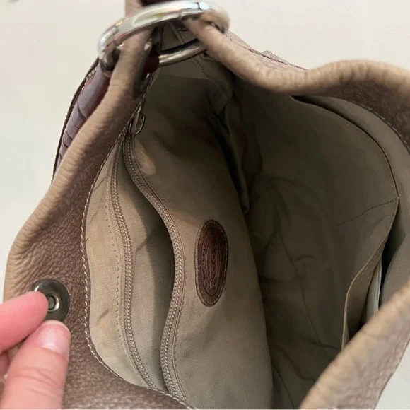 Mini Roots leather hand bag. - Picture 2 of 6